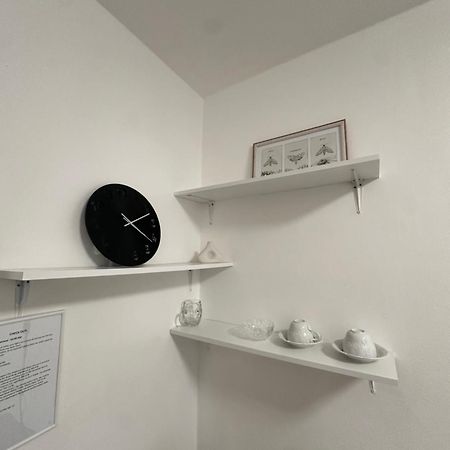 Room 1 Km From Center Bratislava Eksteriør billede