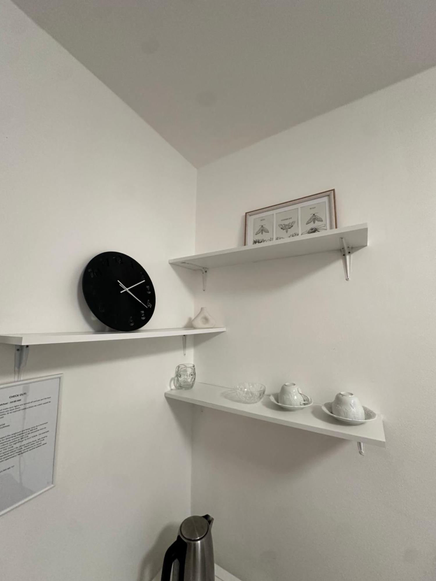 Room 1 Km From Center Bratislava Eksteriør billede